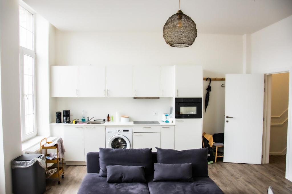 Apartment 25