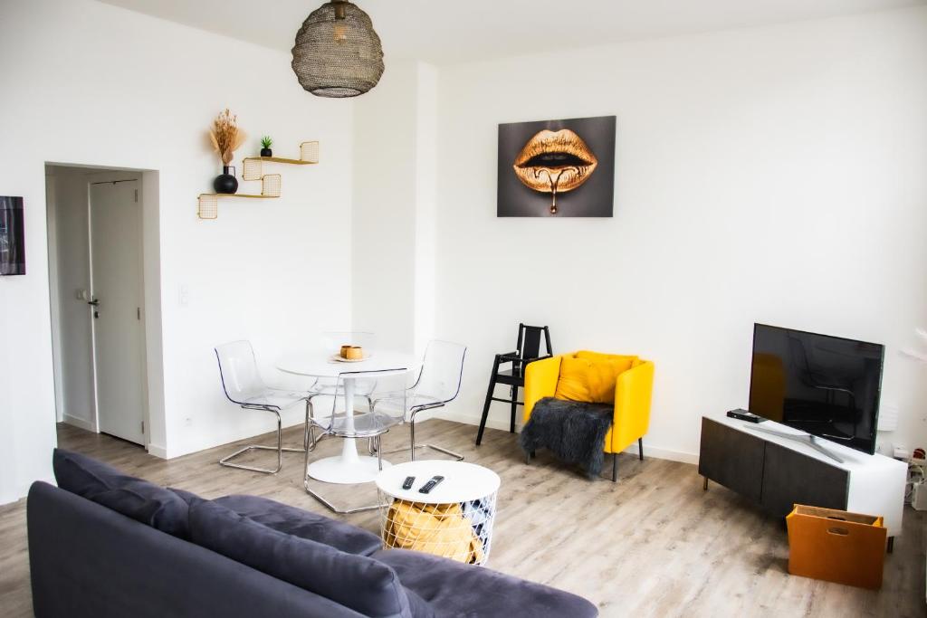 Apartment 15