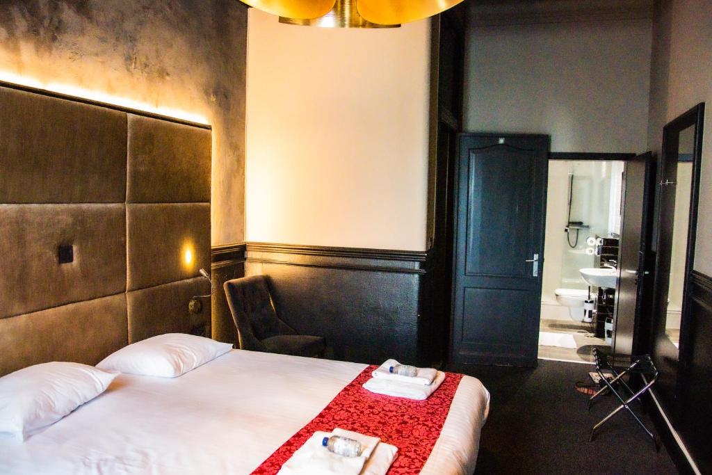 Comfort Room 12
